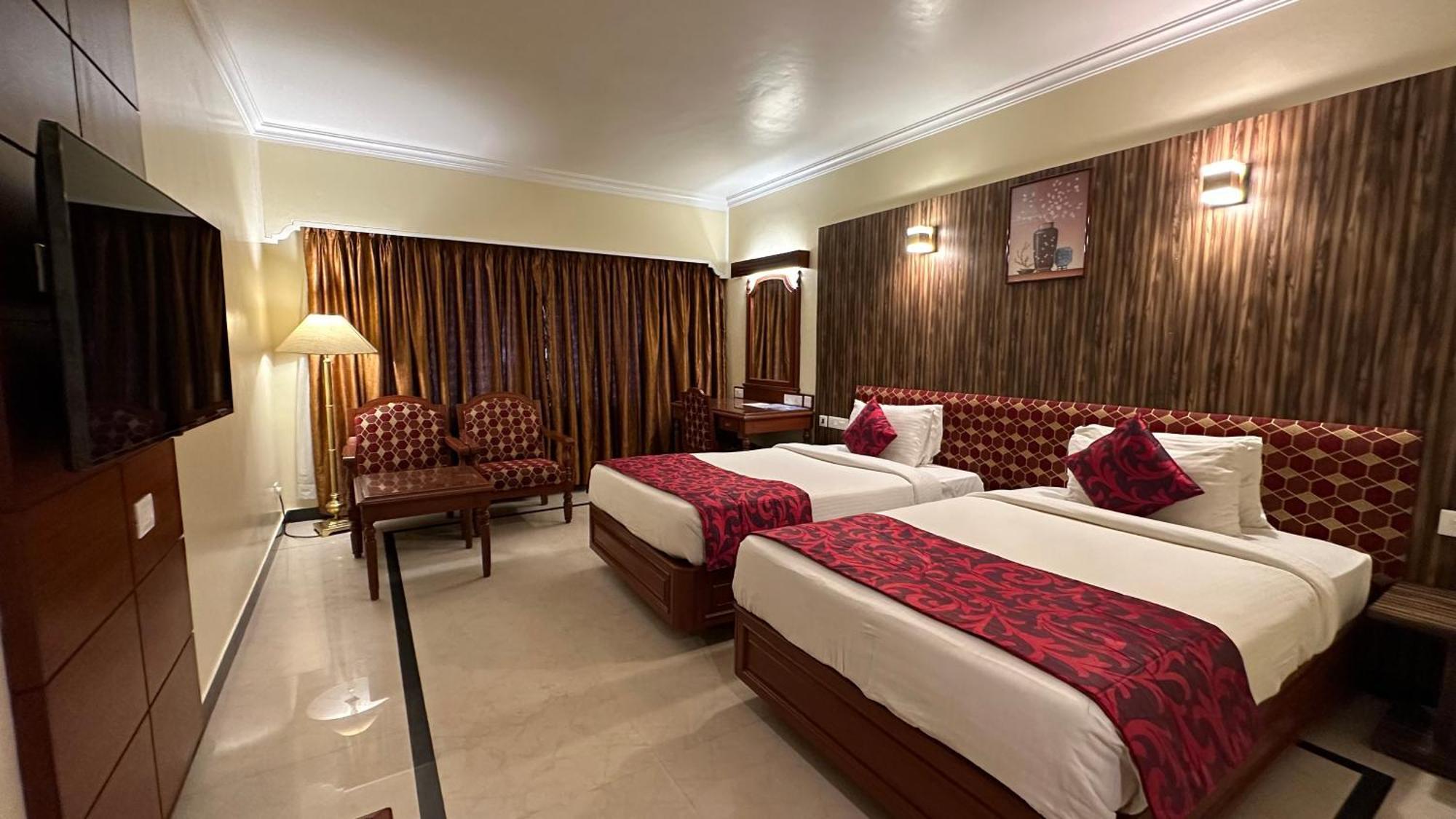 Hotel Annamalai International Pondicherry Esterno foto