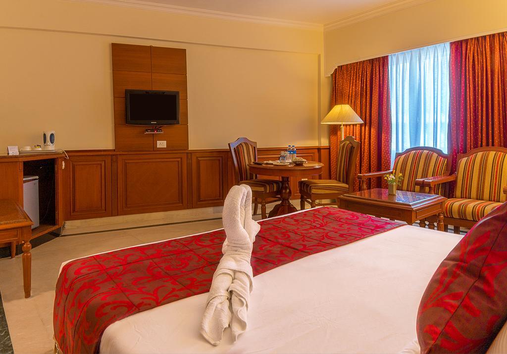 Hotel Annamalai International Pondicherry Esterno foto
