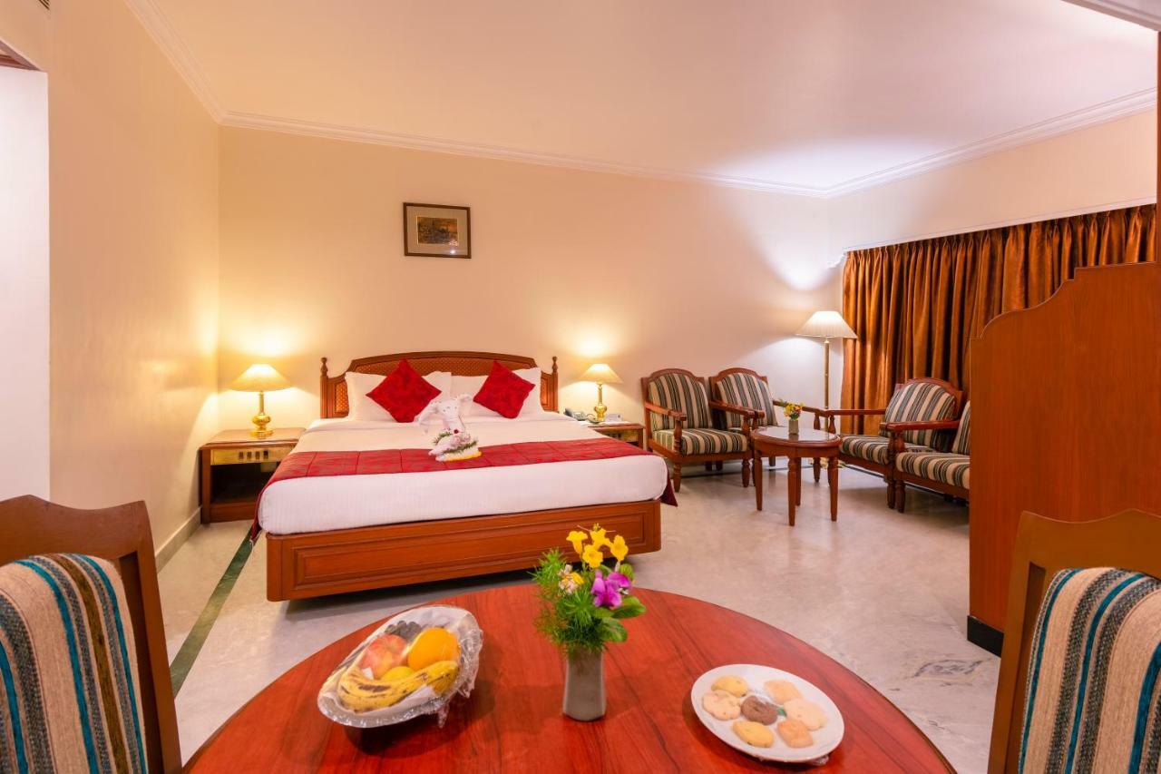 Hotel Annamalai International Pondicherry Esterno foto