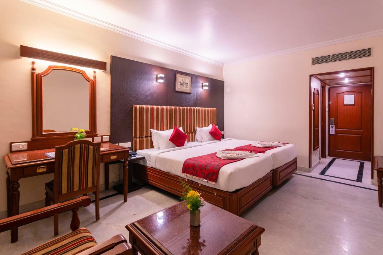 Hotel Annamalai International Pondicherry Esterno foto