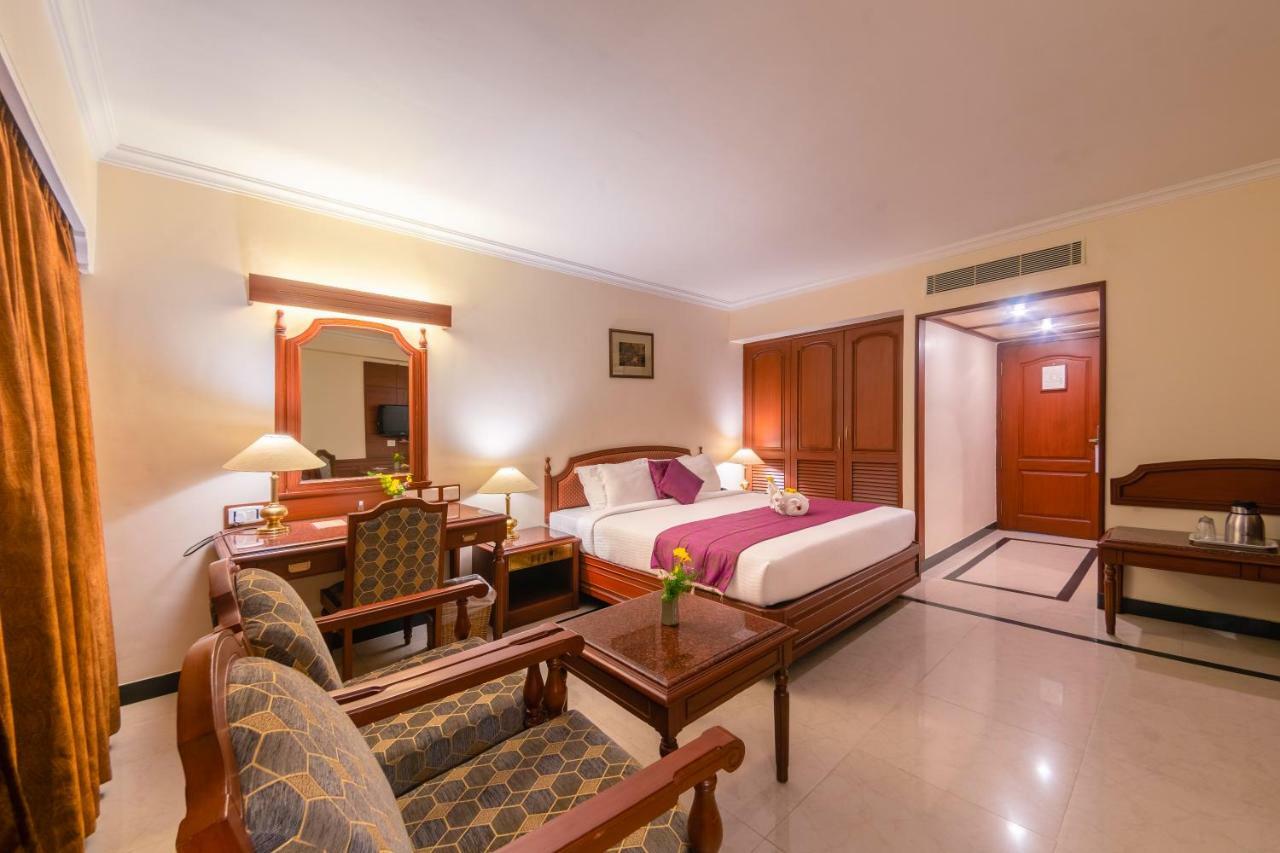 Hotel Annamalai International Pondicherry Esterno foto
